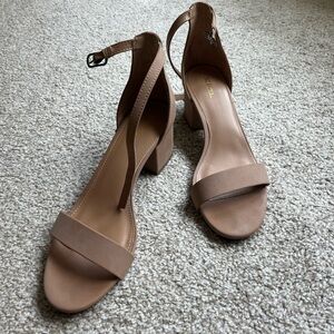 Universal Thread Tan Stiletto Heels